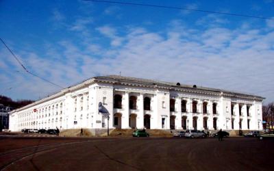 Гостинний Двір повернули до комунальної власності